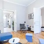 Modern Smart Apartman *